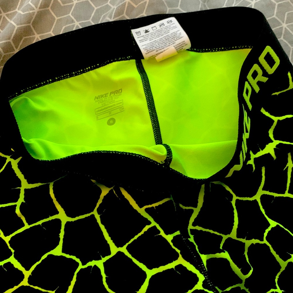 Nike small, dry fit workout leggings